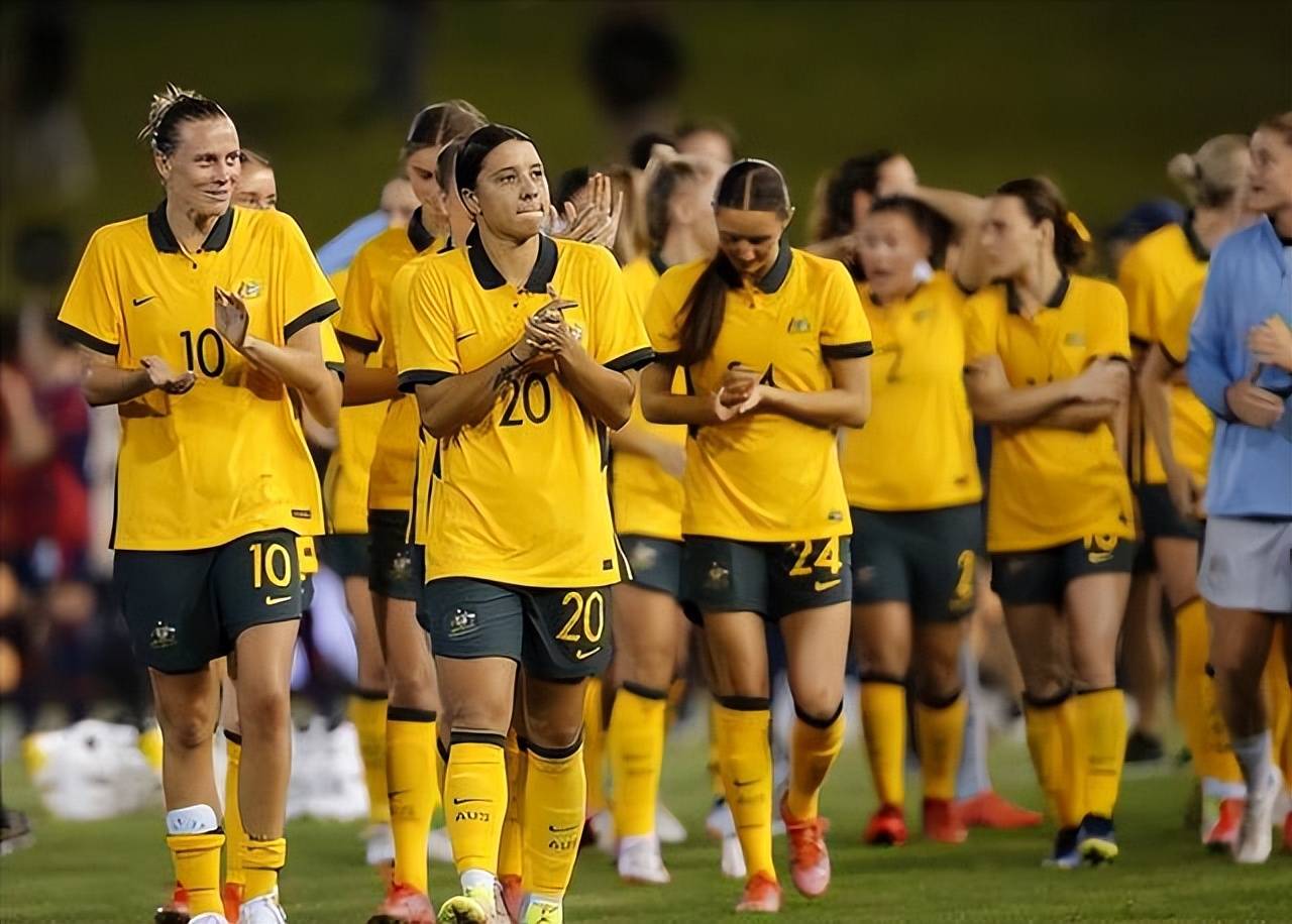 包含西班牙队-逆转战胜加拿大女足世界杯晋级的词条