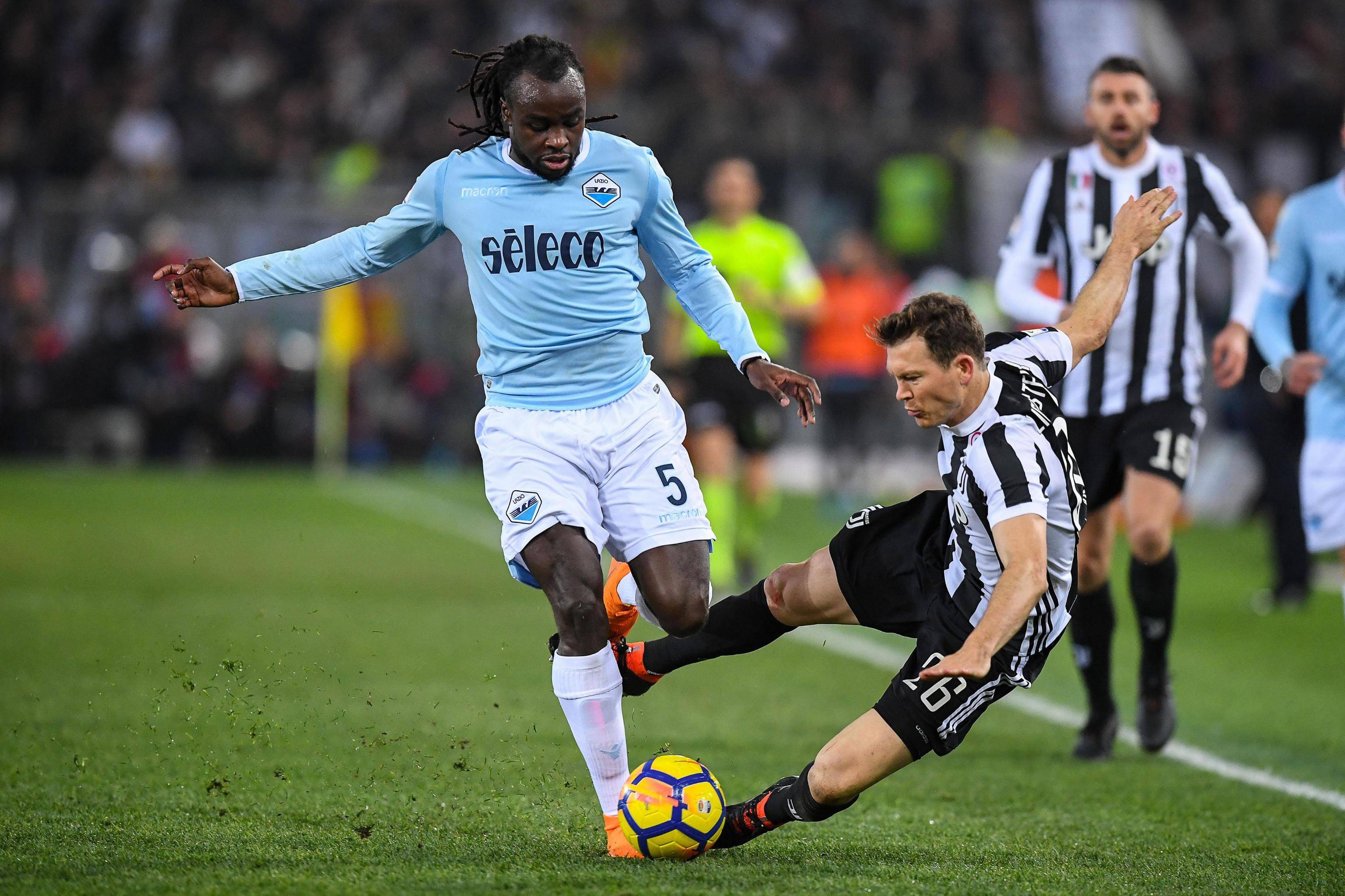 包含尤文图斯中场积极投入准备下轮比赛的词条