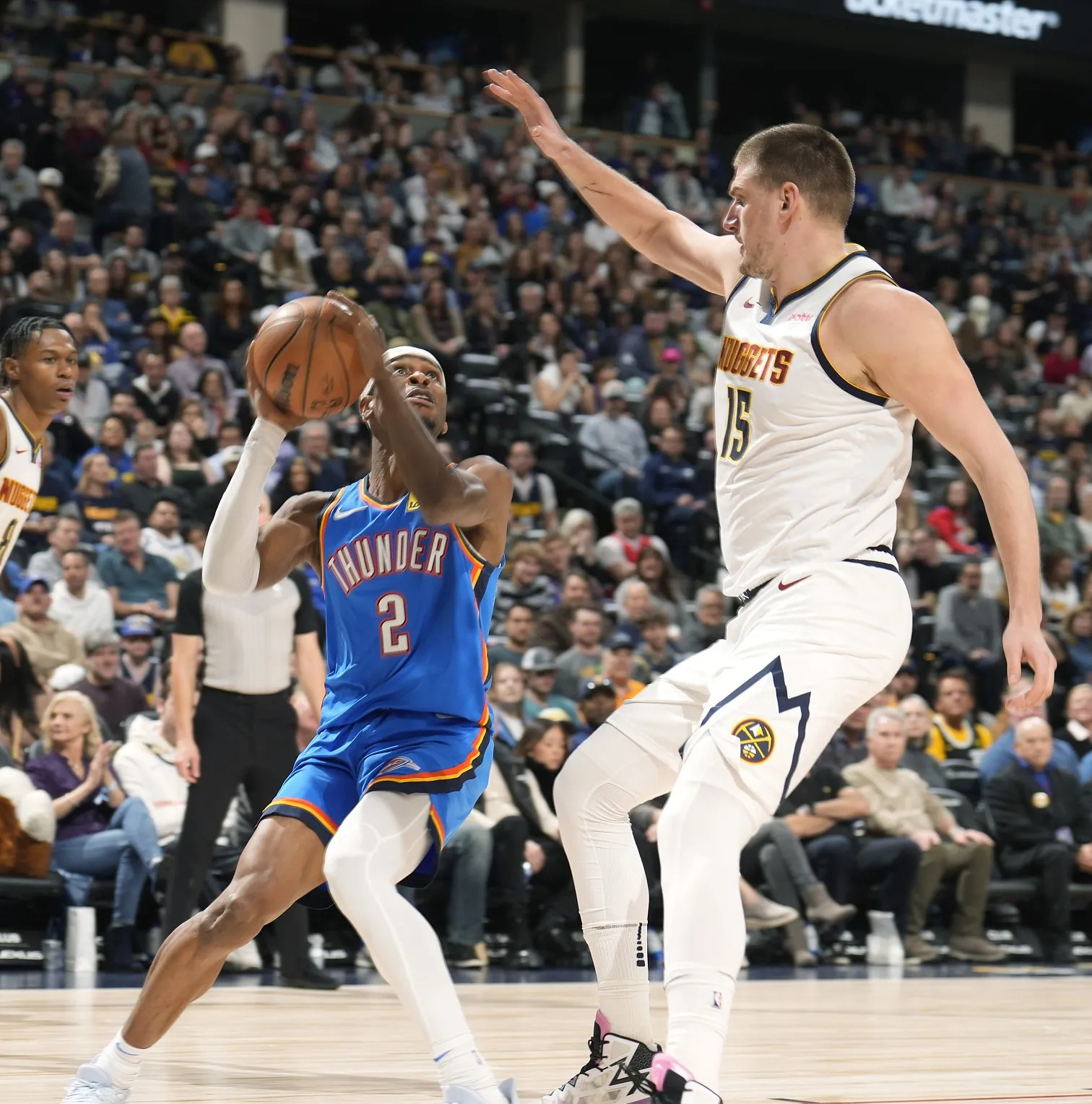 包含字母哥爆冷击败快船，比分优势明显引爆全场！的词条