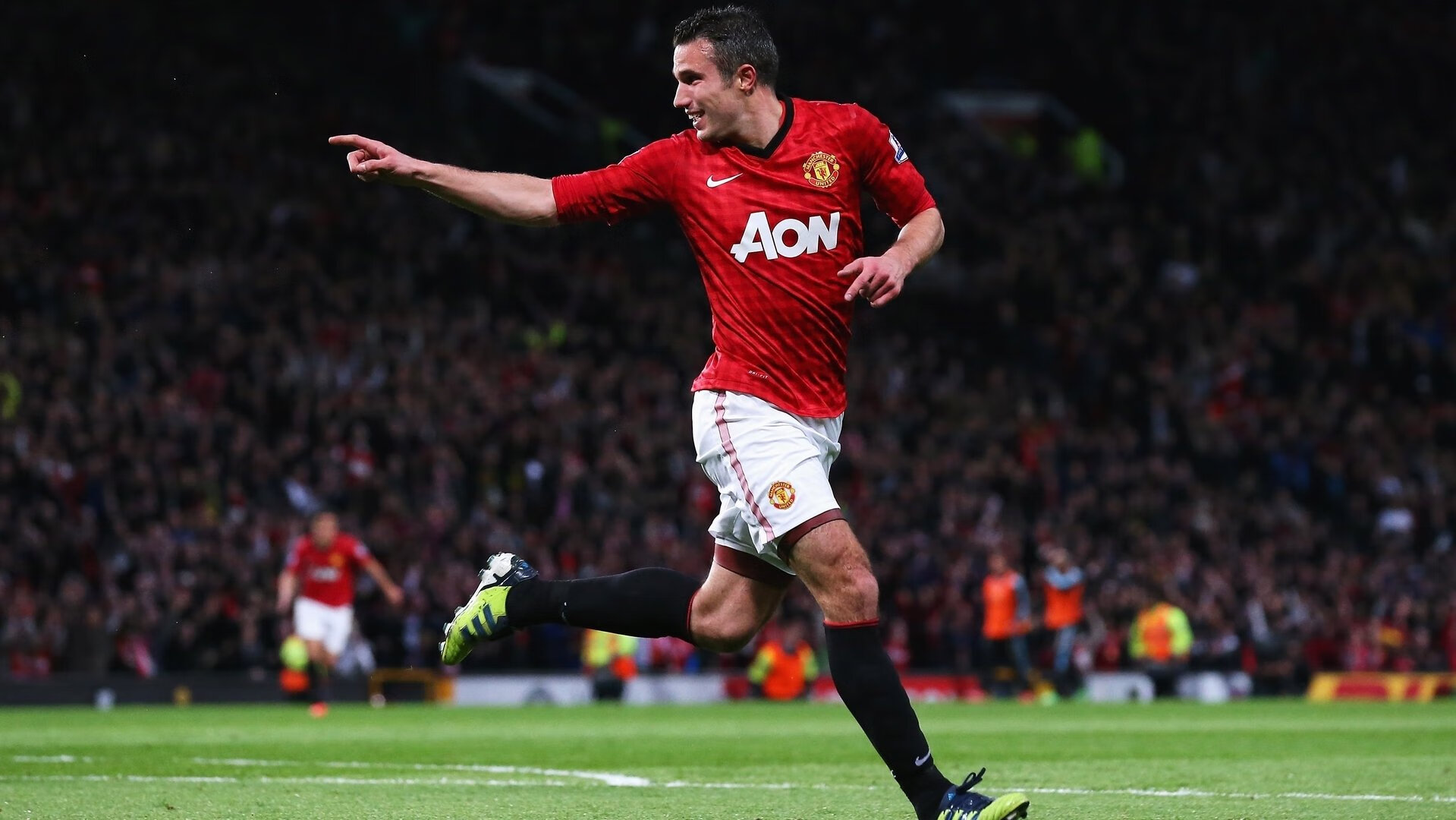 曼联四强战惊险皇家马德里，奥斯梅恩砍下7记关键球，全场沸腾